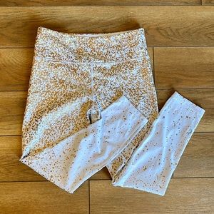 Zyia White Stay Gold leggings